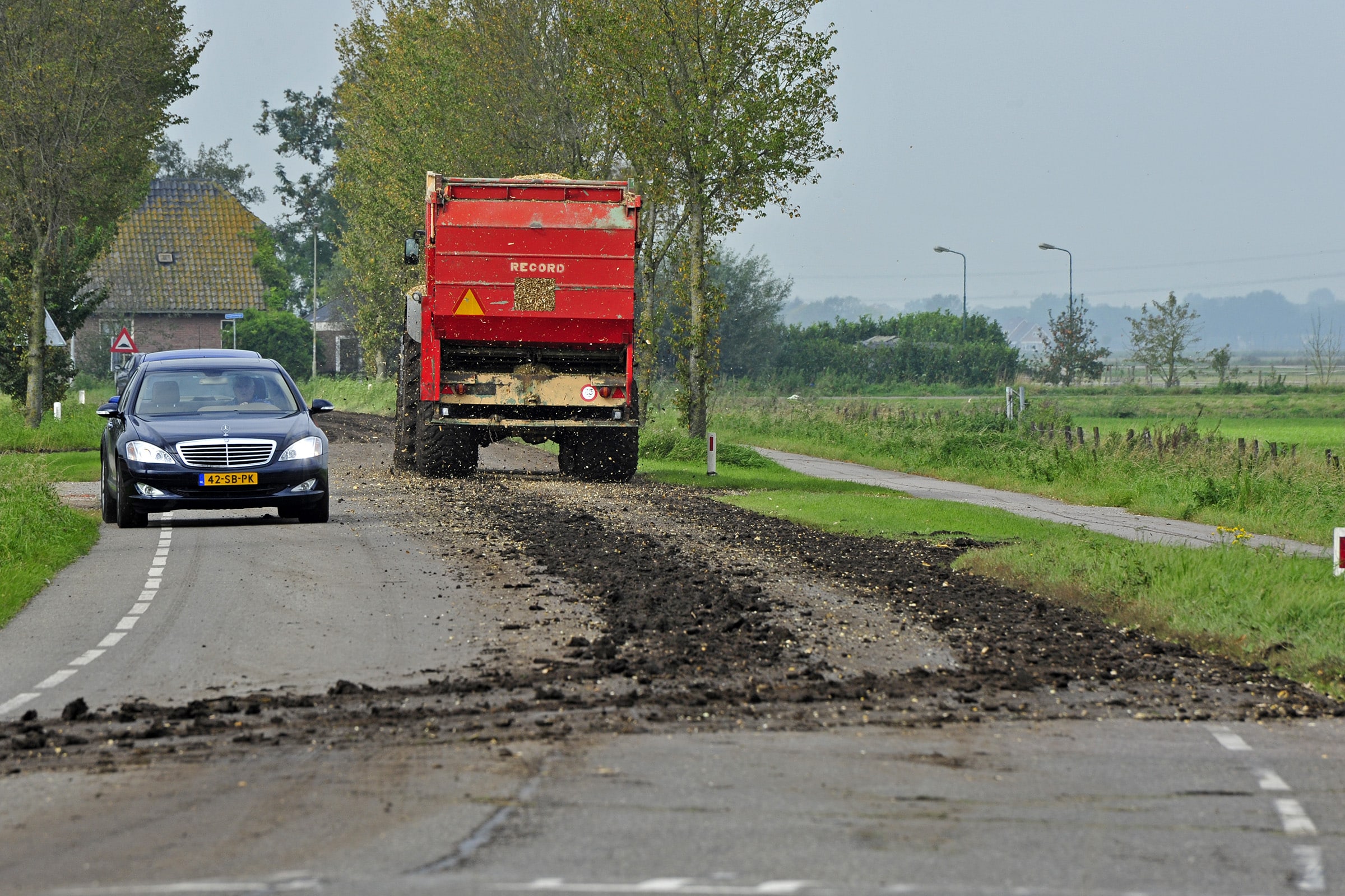 20110927 modder op de weg Nijkerk 252 © Hero Dijkema